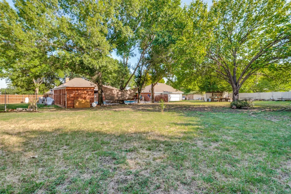 901 Winding Creek Trail Oak Leaf, TX 75154