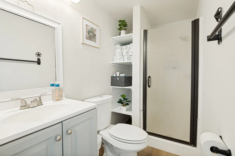 901 Winding Creek Trail Oak Leaf, TX 75154