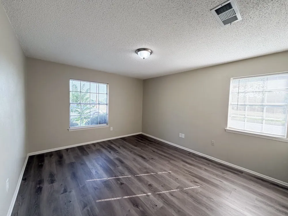 101 W Latimer Street #B Ennis, TX 75119