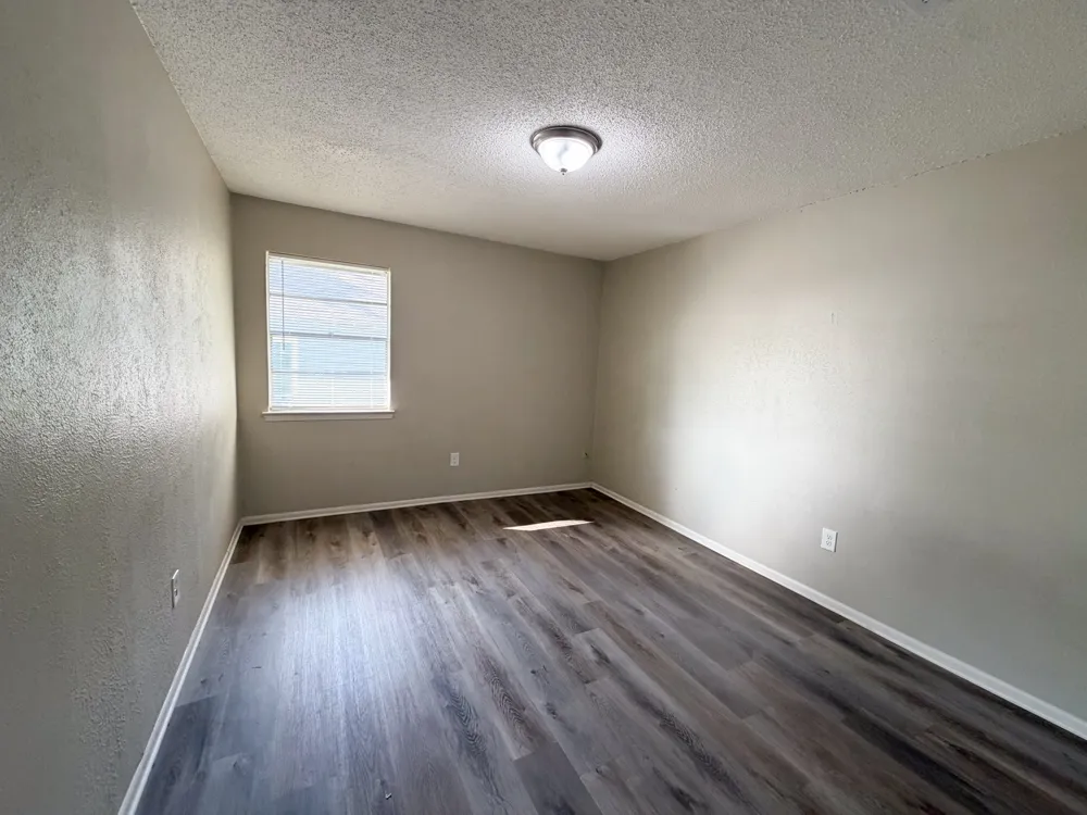 101 W Latimer Street #B Ennis, TX 75119