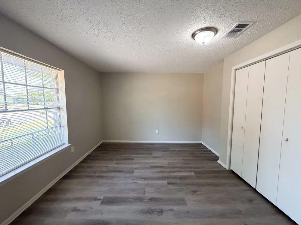 101 W Latimer Street #B Ennis, TX 75119