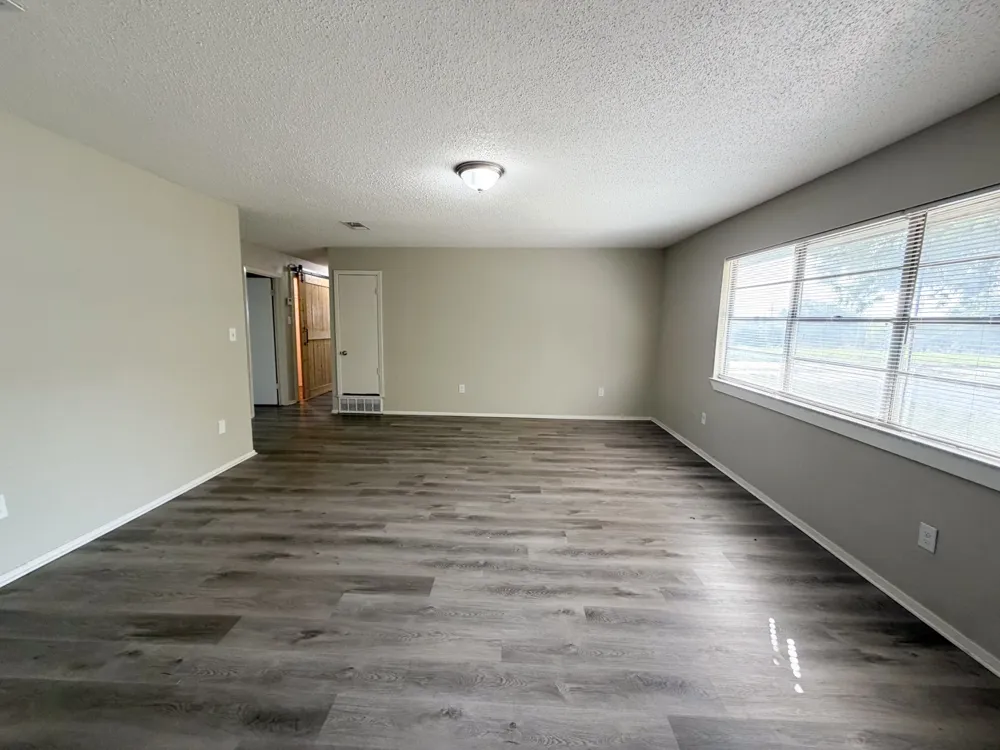101 W Latimer Street #B Ennis, TX 75119