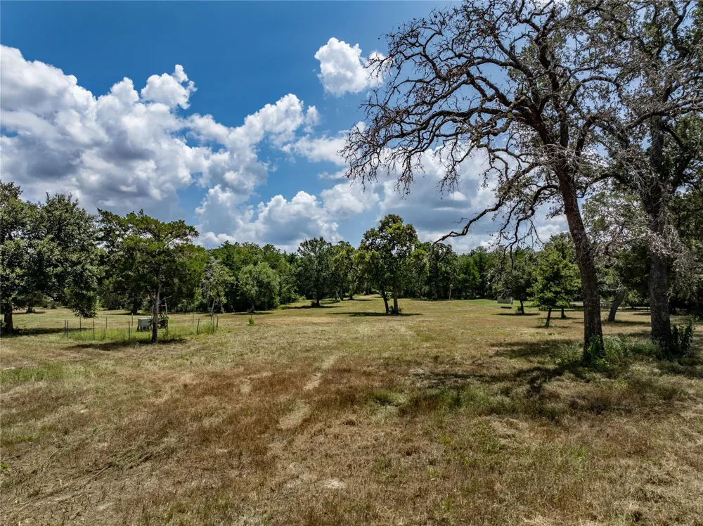1126 Abel Road New Ulm, TX 78950