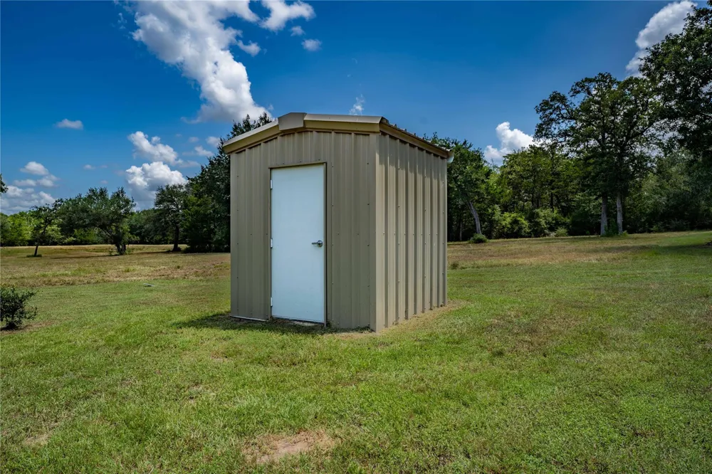 1126 Abel Road New Ulm, TX 78950