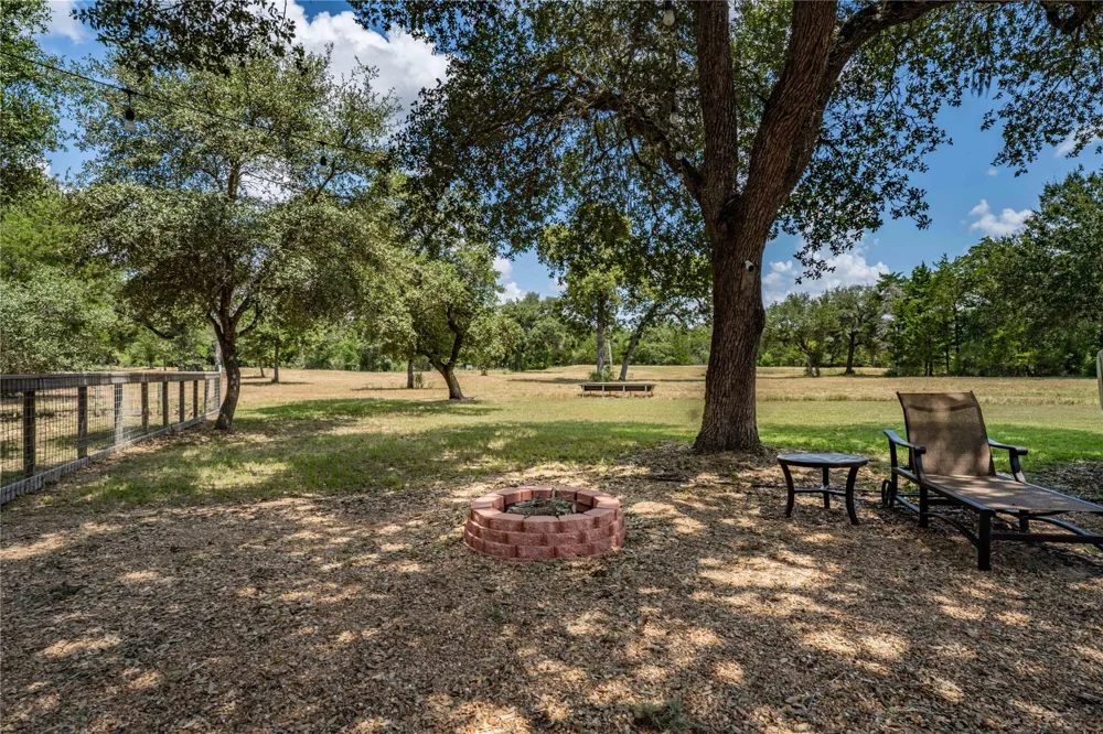 1126 Abel Road New Ulm, TX 78950