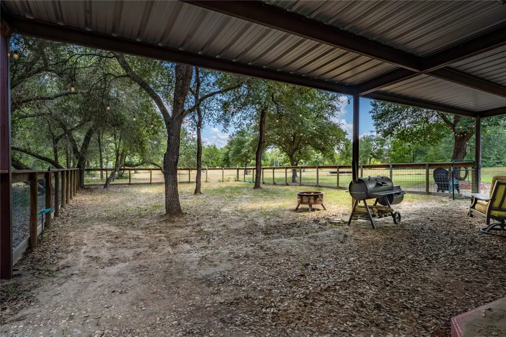 1126 Abel Road New Ulm, TX 78950