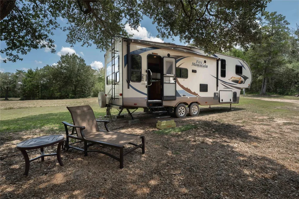 1126 Abel Road New Ulm, TX 78950