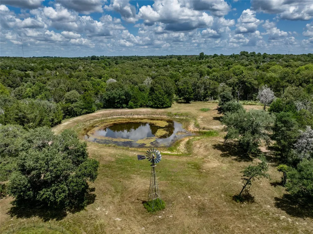 1126 Abel Road New Ulm, TX 78950