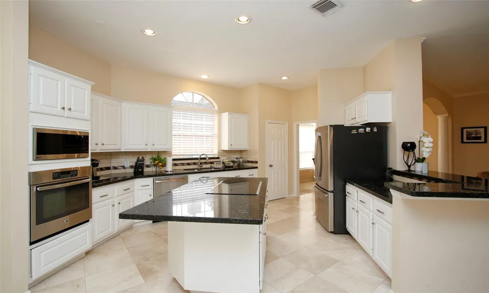 19 E Sunny Slope Circle The Woodlands, TX 77381