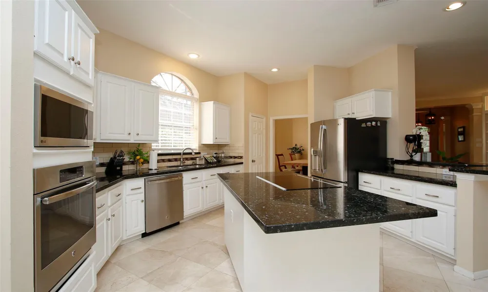 19 E Sunny Slope Circle The Woodlands, TX 77381
