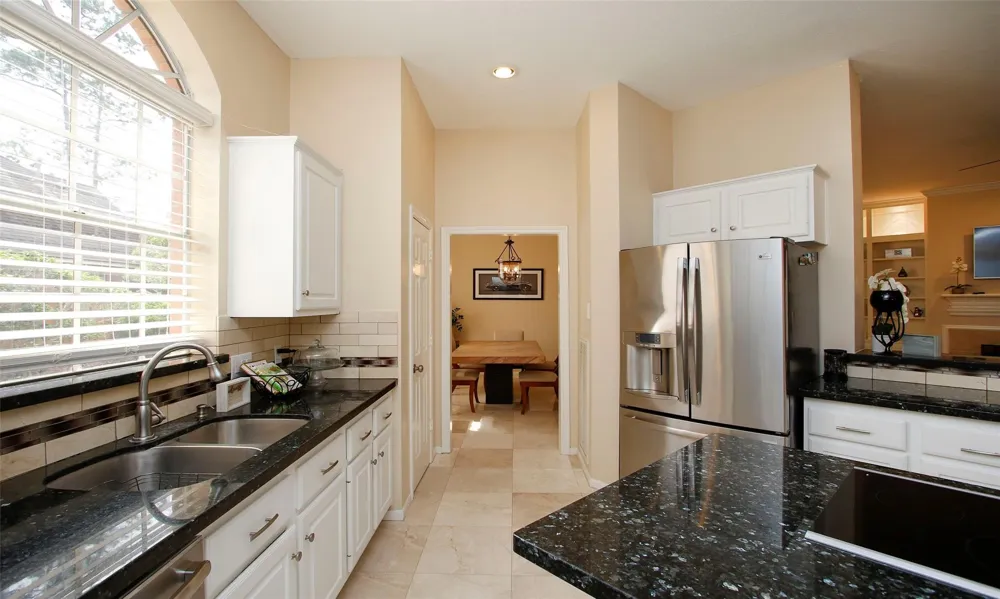 19 E Sunny Slope Circle The Woodlands, TX 77381