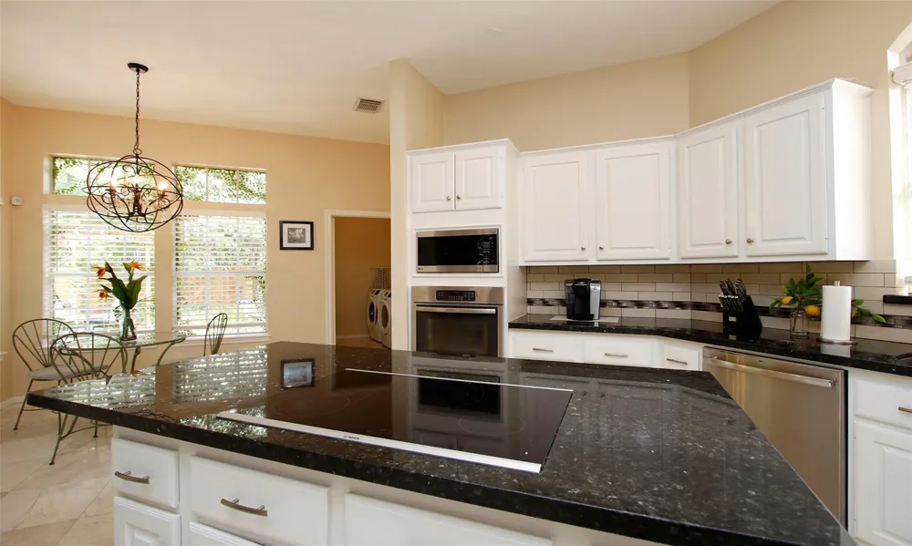 19 E Sunny Slope Circle The Woodlands, TX 77381