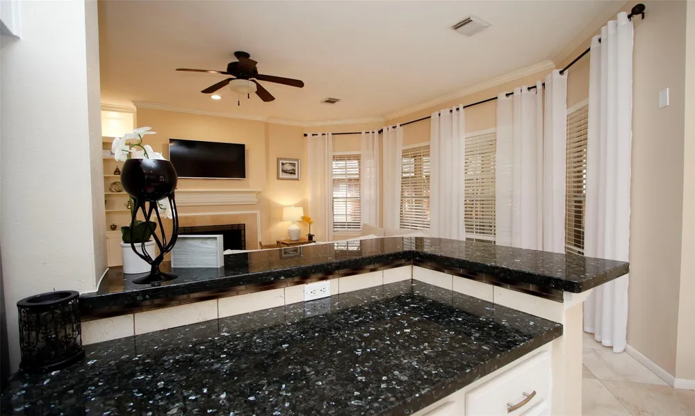 19 E Sunny Slope Circle The Woodlands, TX 77381