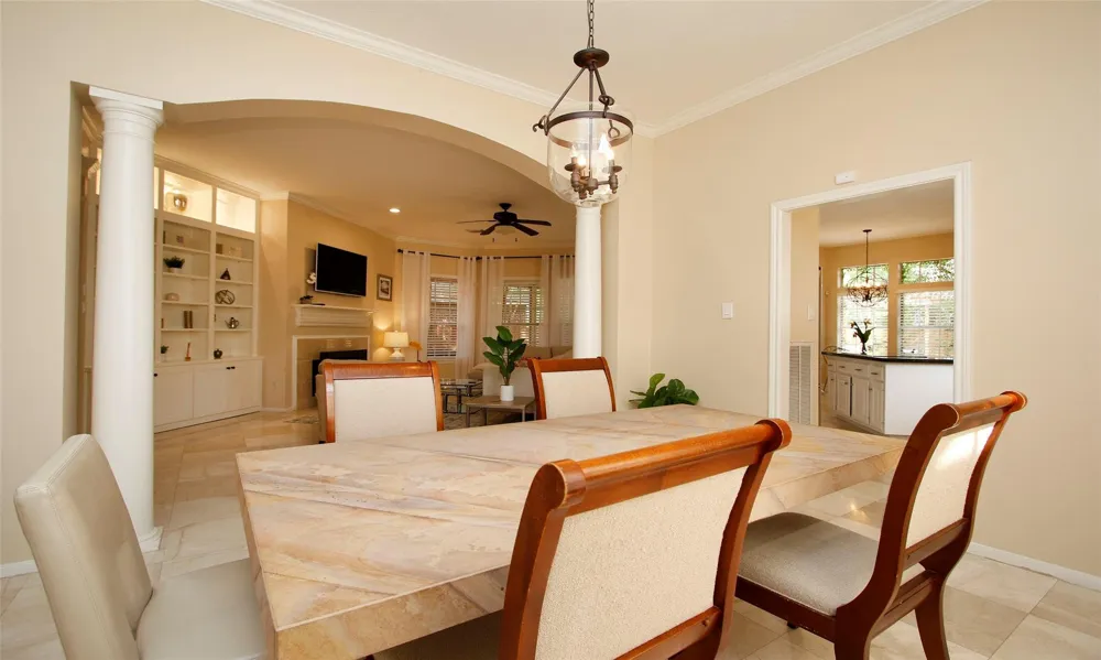 19 E Sunny Slope Circle The Woodlands, TX 77381
