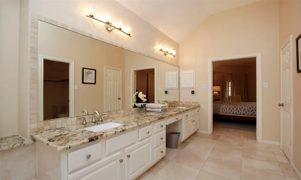 19 E Sunny Slope Circle The Woodlands, TX 77381