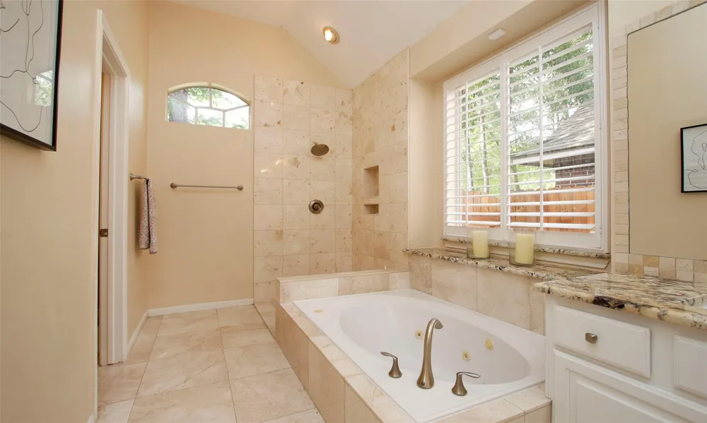 19 E Sunny Slope Circle The Woodlands, TX 77381