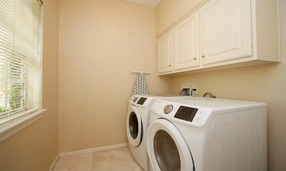19 E Sunny Slope Circle The Woodlands, TX 77381