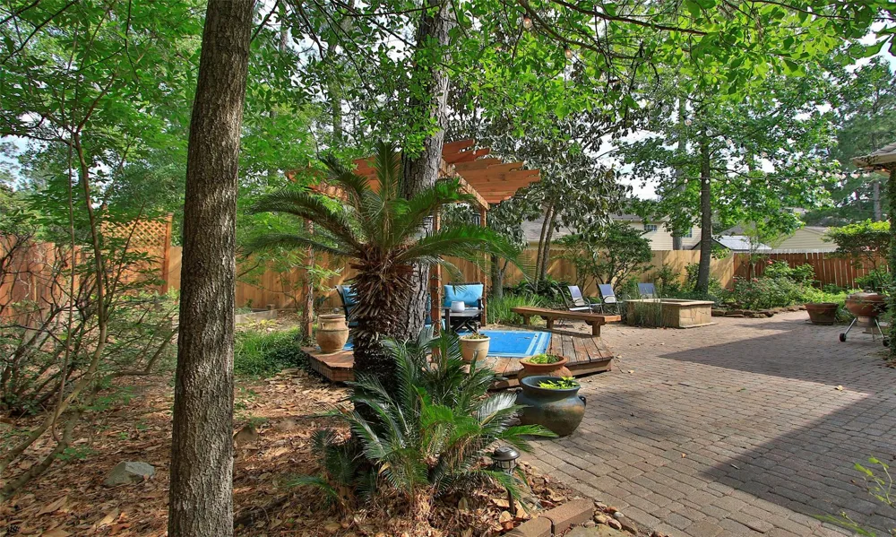 19 E Sunny Slope Circle The Woodlands, TX 77381