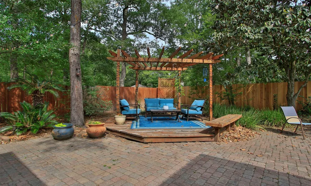 19 E Sunny Slope Circle The Woodlands, TX 77381
