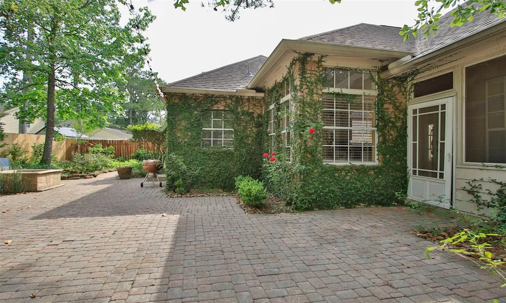 19 E Sunny Slope Circle The Woodlands, TX 77381