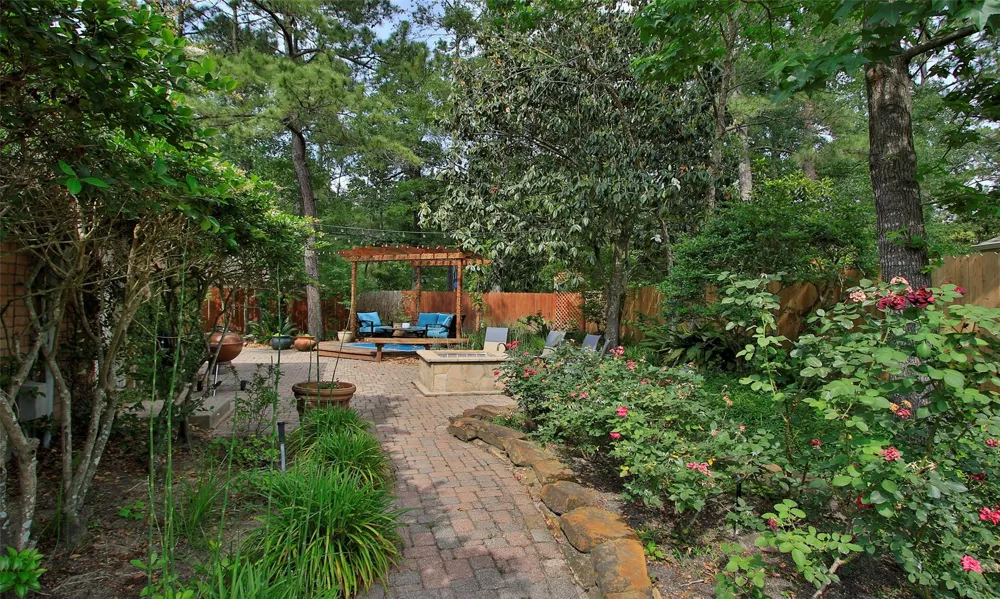 19 E Sunny Slope Circle The Woodlands, TX 77381