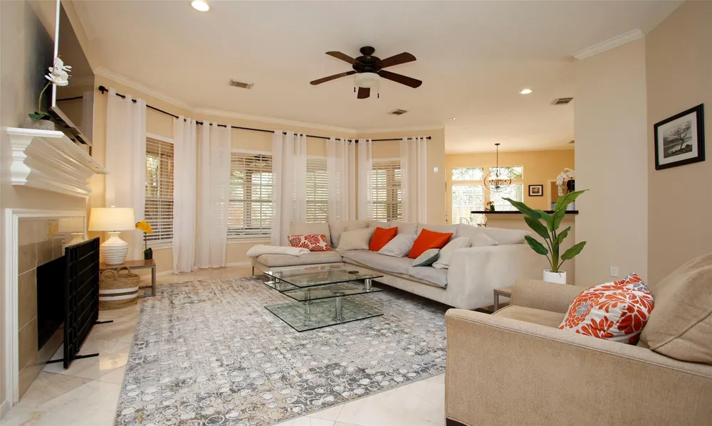 19 E Sunny Slope Circle The Woodlands, TX 77381