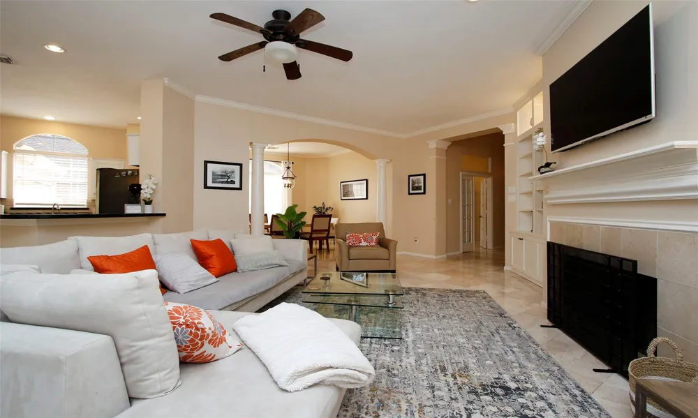 19 E Sunny Slope Circle The Woodlands, TX 77381