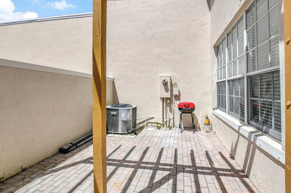 608 NW 25th Avenue Boynton Beach, FL 33426