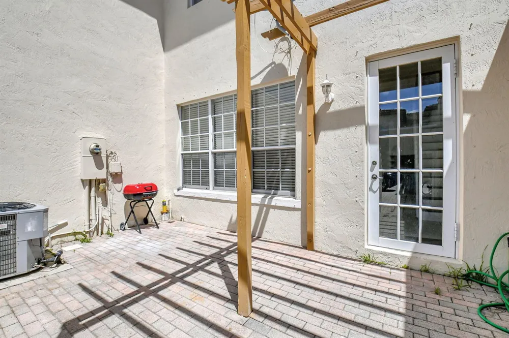 608 NW 25th Avenue Boynton Beach, FL 33426