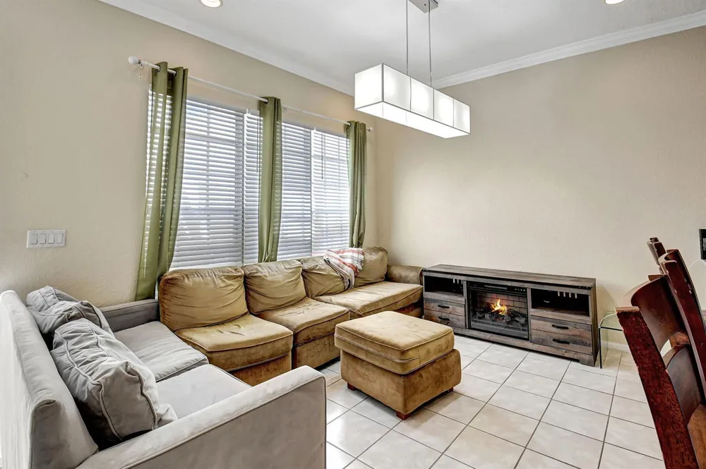 608 NW 25th Avenue Boynton Beach, FL 33426