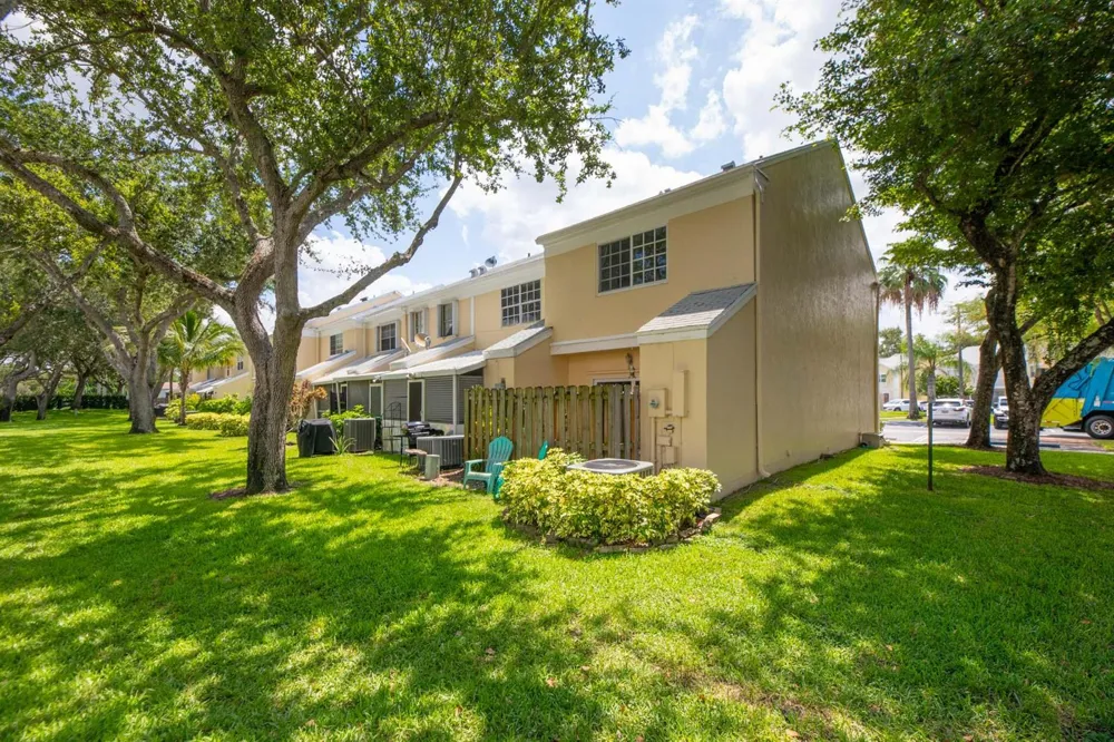 2900 DORCHESTER LANE #2900 Cooper City, FL 33026