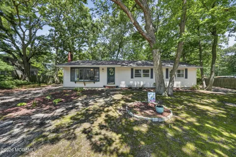 3 Quiver Court
