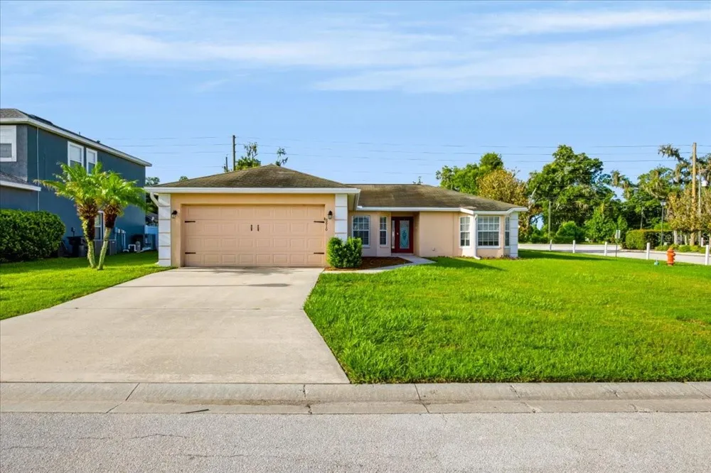 8810 PEBBLEBROOKE DRIVE Lakeland, FL 33810