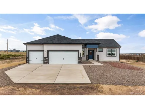 943 E Moonbeam Drive