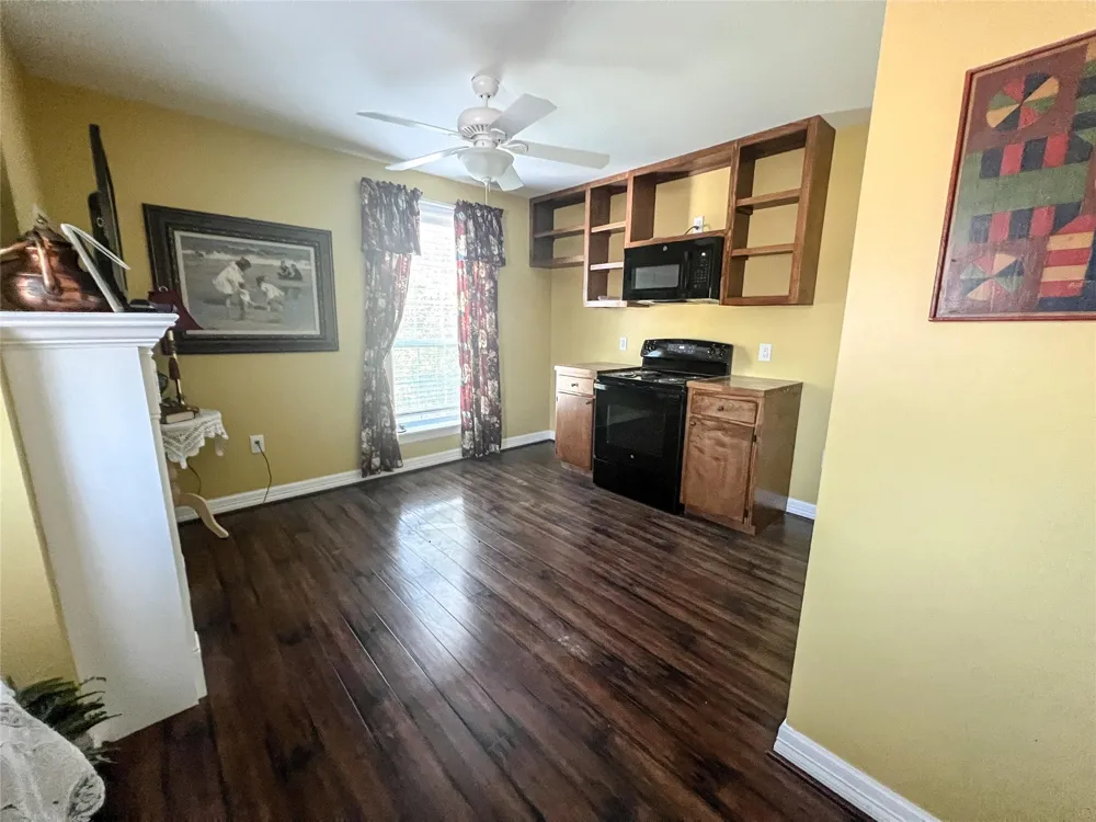 9500 Mayfield Avenue #F Shiro, TX 77876