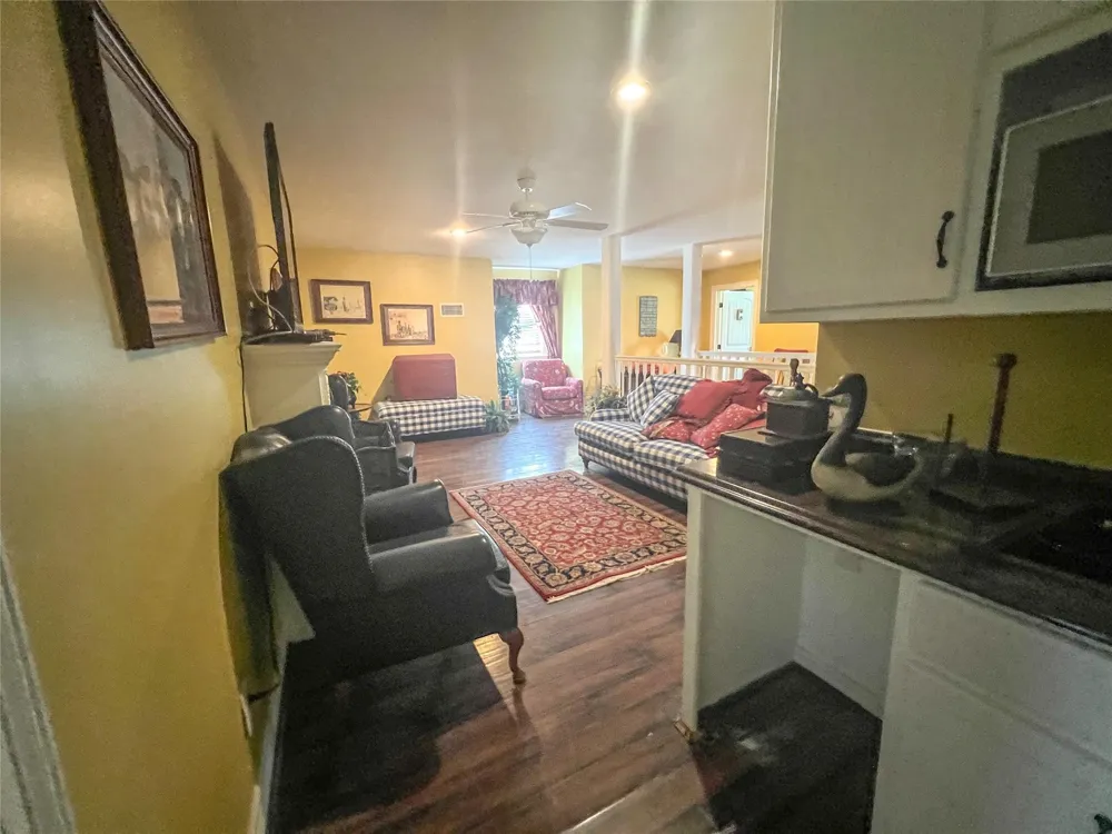 9500 Mayfield Avenue #F Shiro, TX 77876