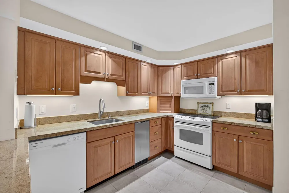 2800 OCEAN DRIVE #B-4A Singer Island, FL 33404
