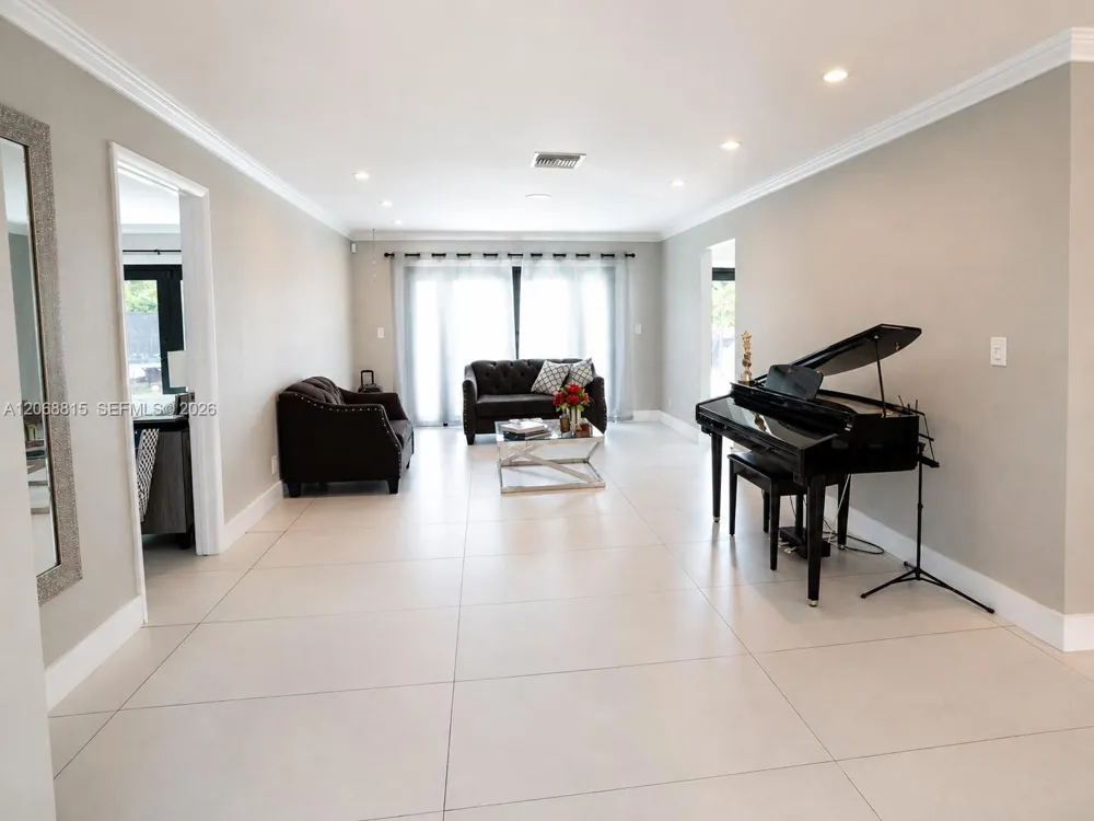448 Sailboat Cir Weston, FL 33326