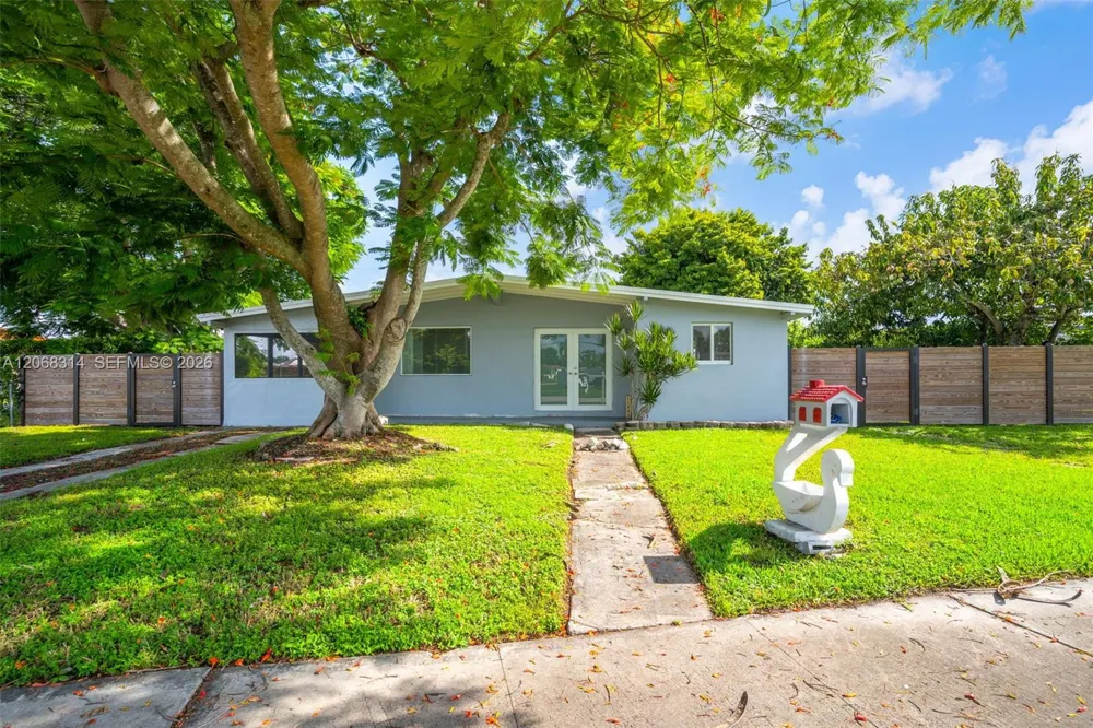 11445 SW 43rd Ter Miami, FL 33165