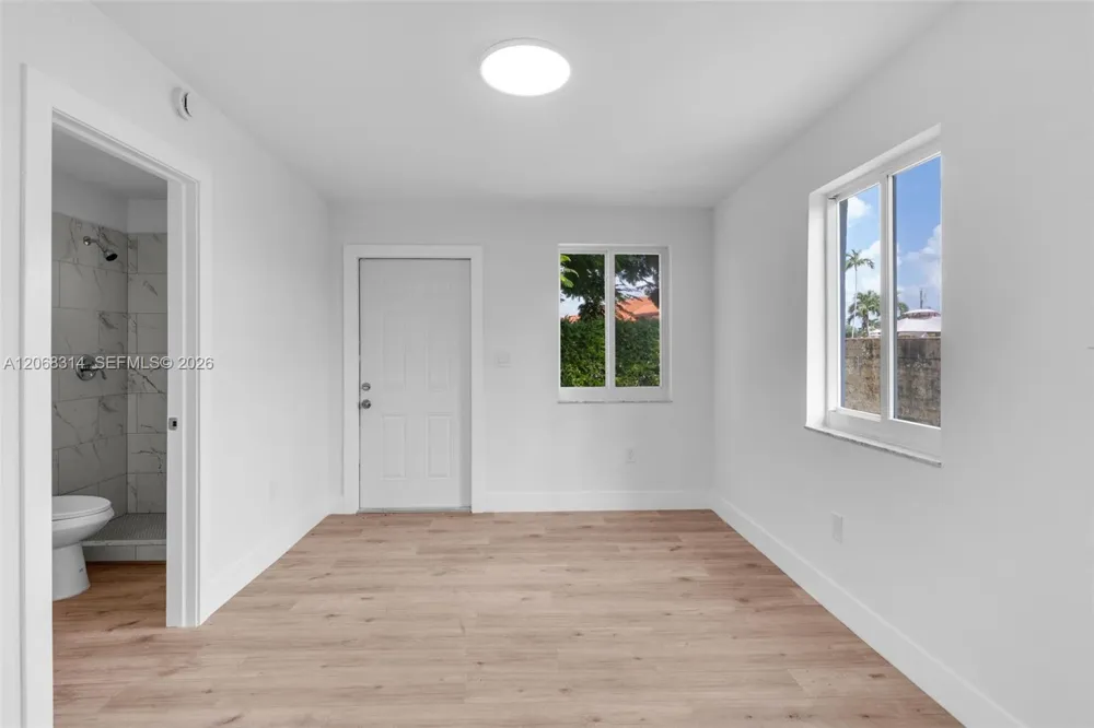 11445 SW 43rd Ter Miami, FL 33165