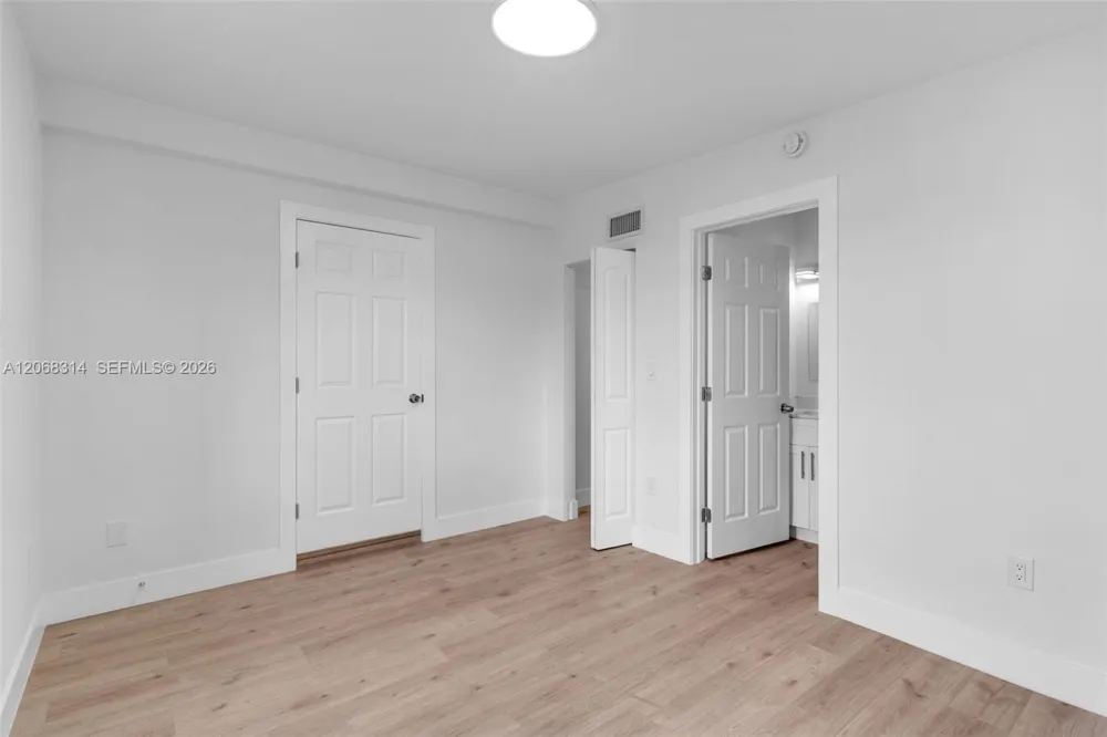 11445 SW 43rd Ter Miami, FL 33165