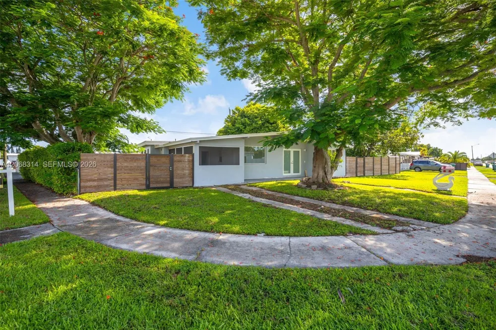 11445 SW 43rd Ter Miami, FL 33165