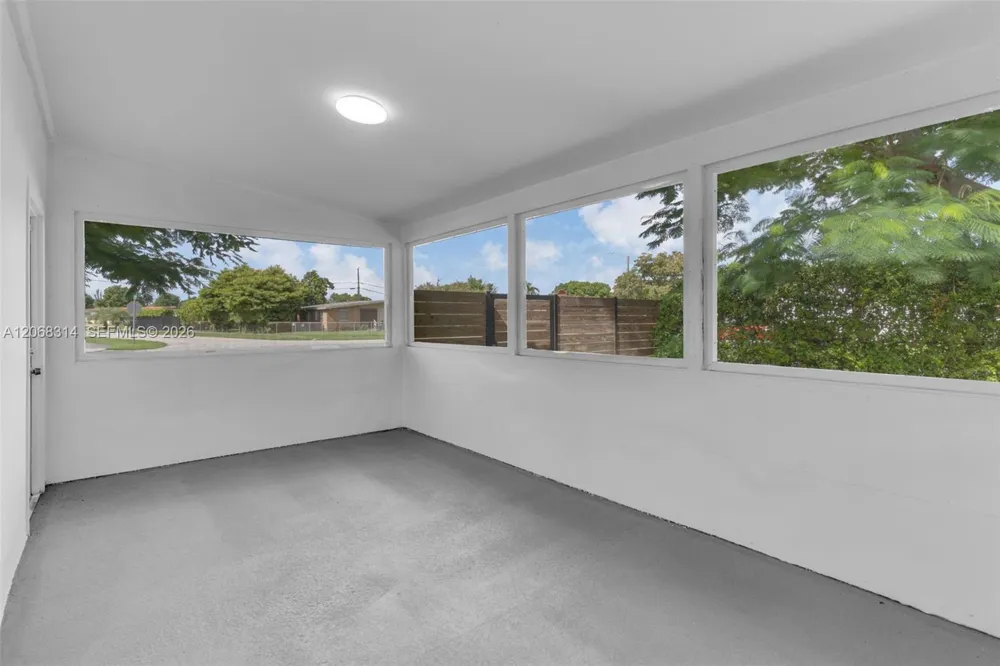 11445 SW 43rd Ter Miami, FL 33165