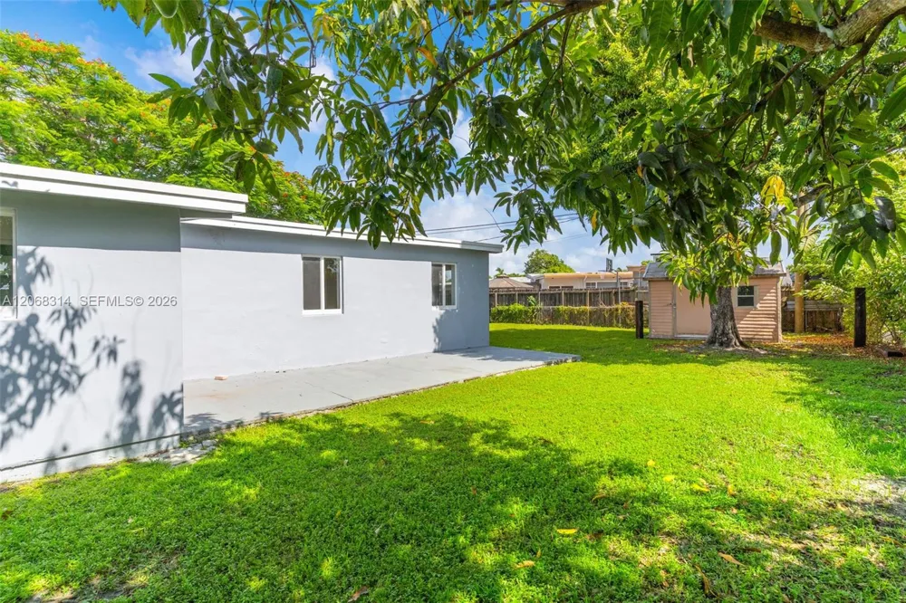 11445 SW 43rd Ter Miami, FL 33165