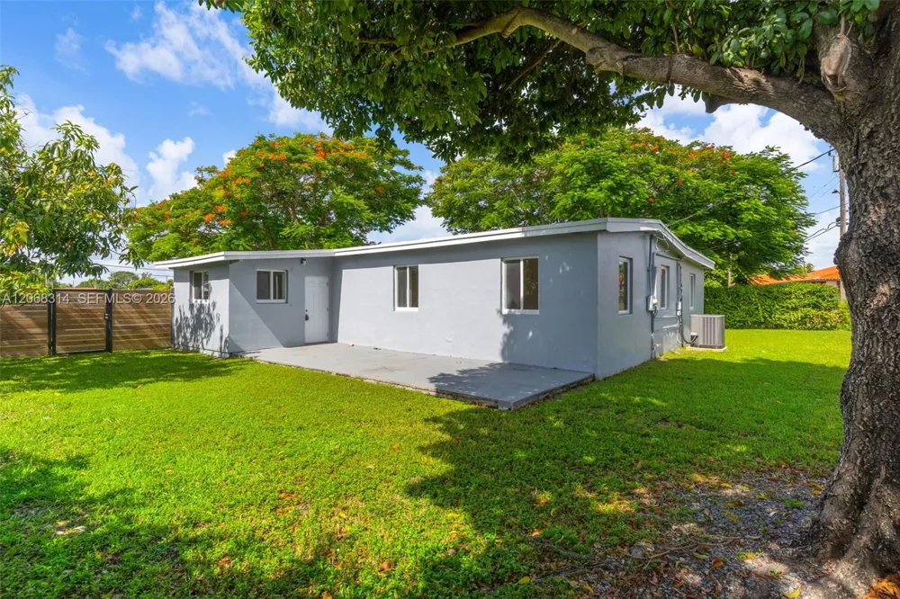 11445 SW 43rd Ter Miami, FL 33165