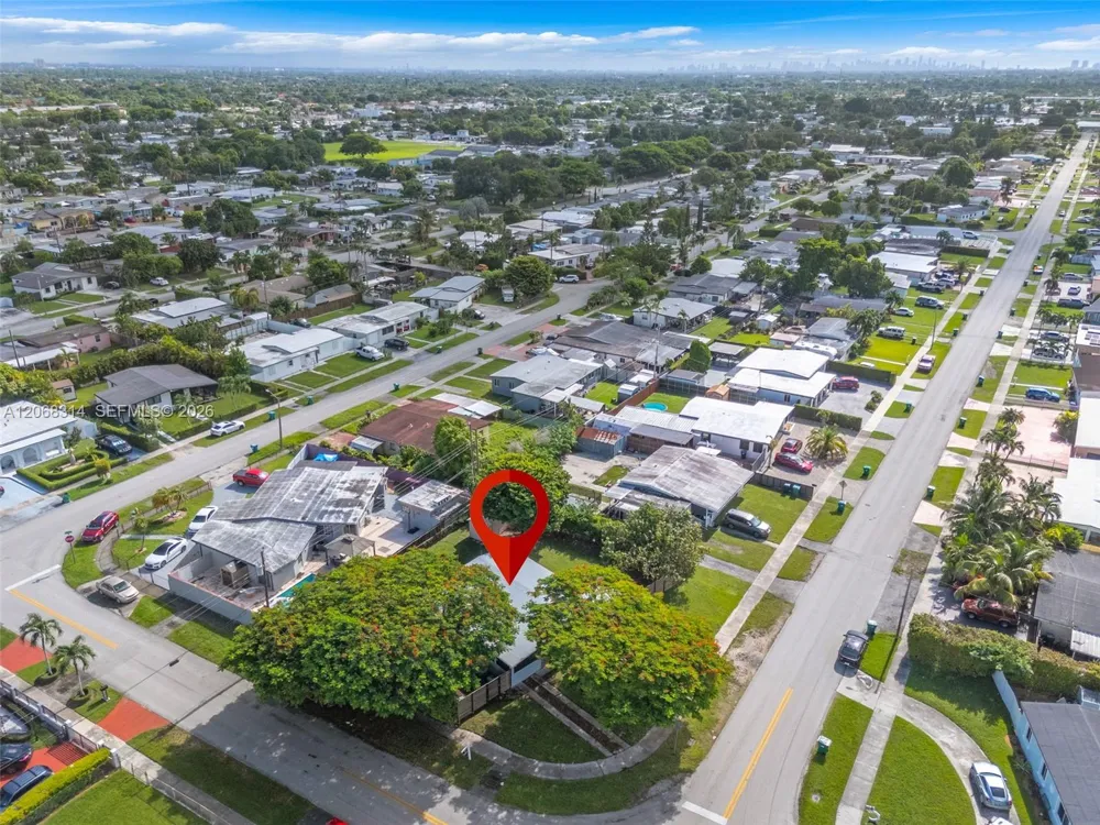 11445 SW 43rd Ter Miami, FL 33165