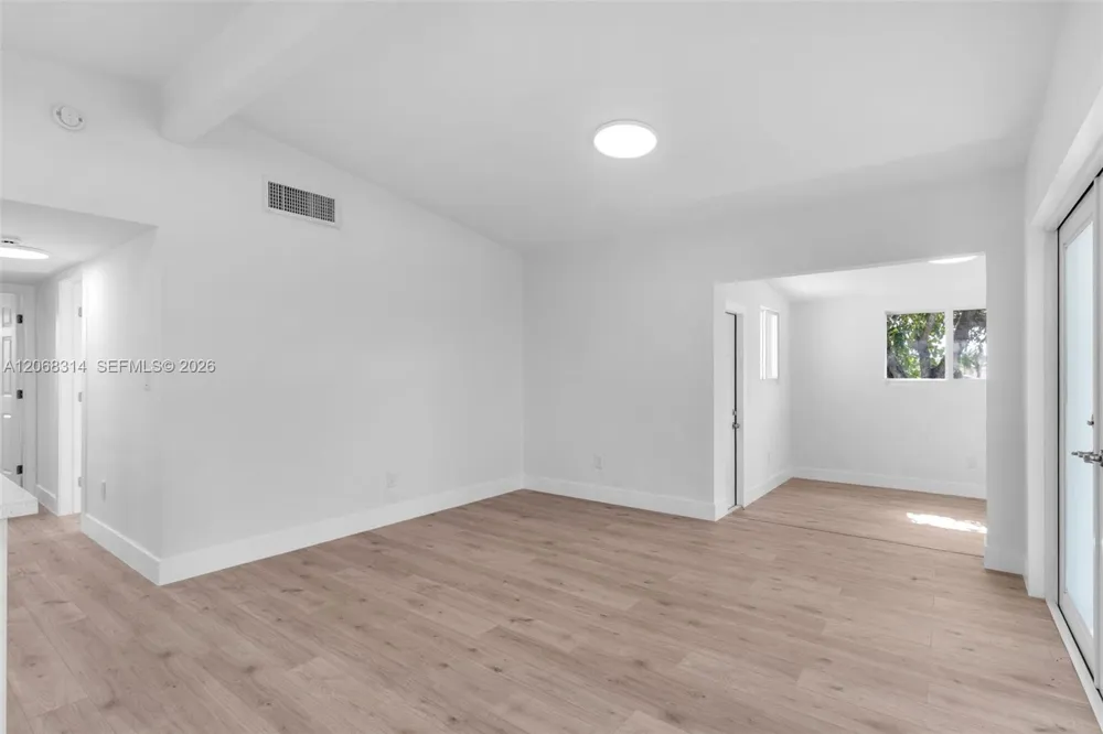 11445 SW 43rd Ter Miami, FL 33165