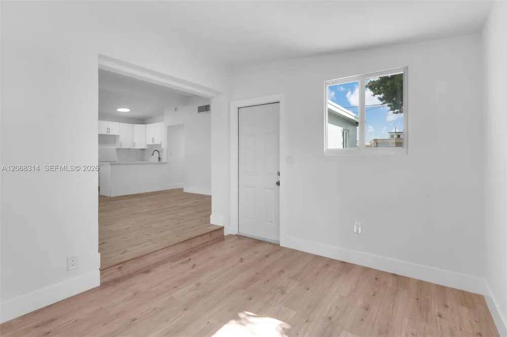 11445 SW 43rd Ter Miami, FL 33165