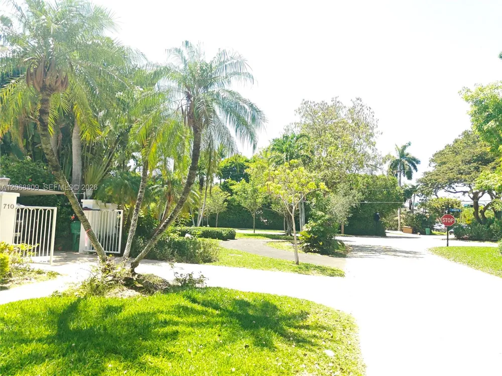 710 Allendale Rd #710 Key Biscayne, FL 33149