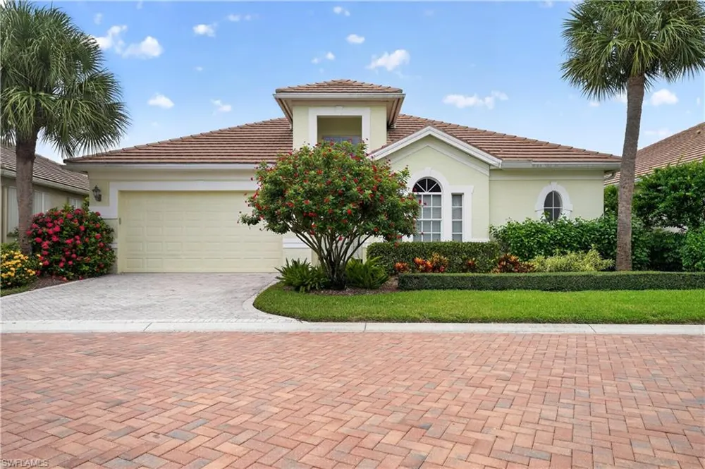 2317 Island Cove Circle Naples, FL 34109